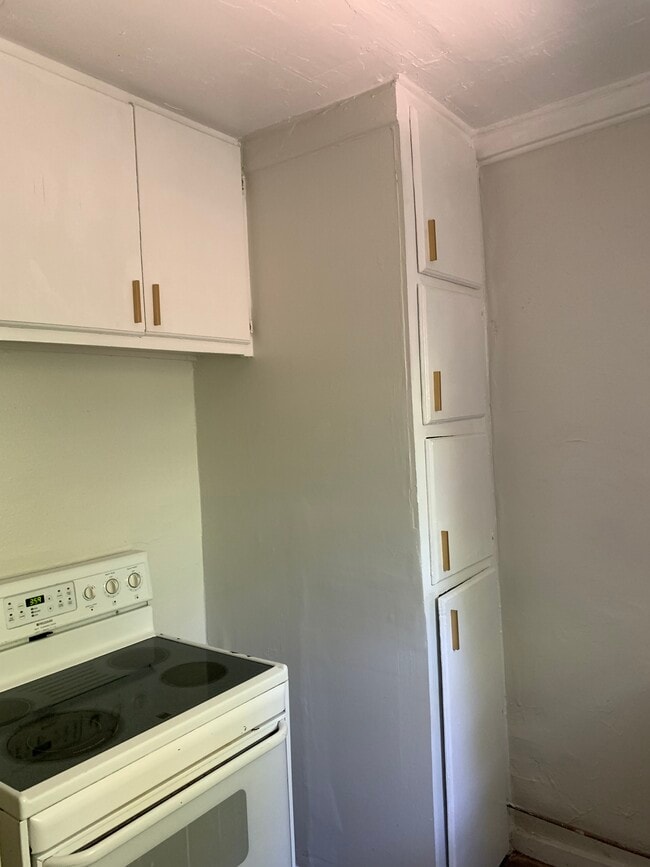 Building Photo - 1207 N Ross Ave