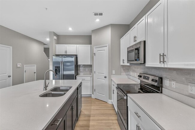 Building Photo - 2126 Crystal Bell St