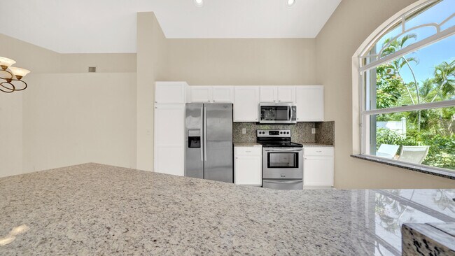 Building Photo - 13255 Royale Sabal Ct