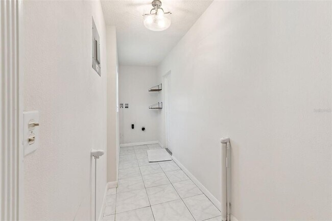 Building Photo - 622 Beverly Ave