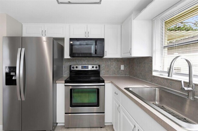 Building Photo - 105 Timberview Dr