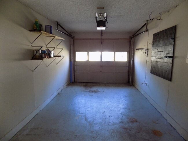 Building Photo - **Available in February " Charming 3 Bedroom 2 Bath Home in Georgetown!