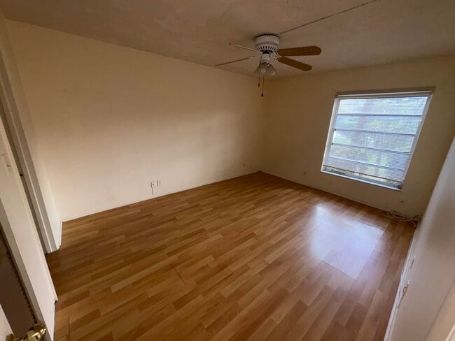 Building Photo - 460 NW 20th St