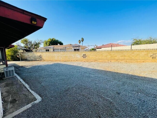 Building Photo - 678 Monterey Pl