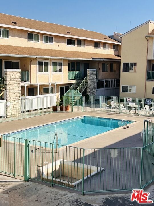 Building Photo - 121 Sinclair Ave