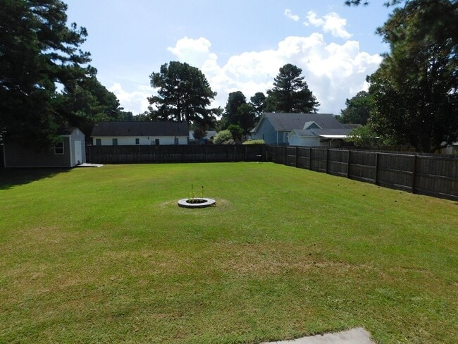 Building Photo - 305 Gibbs Rd