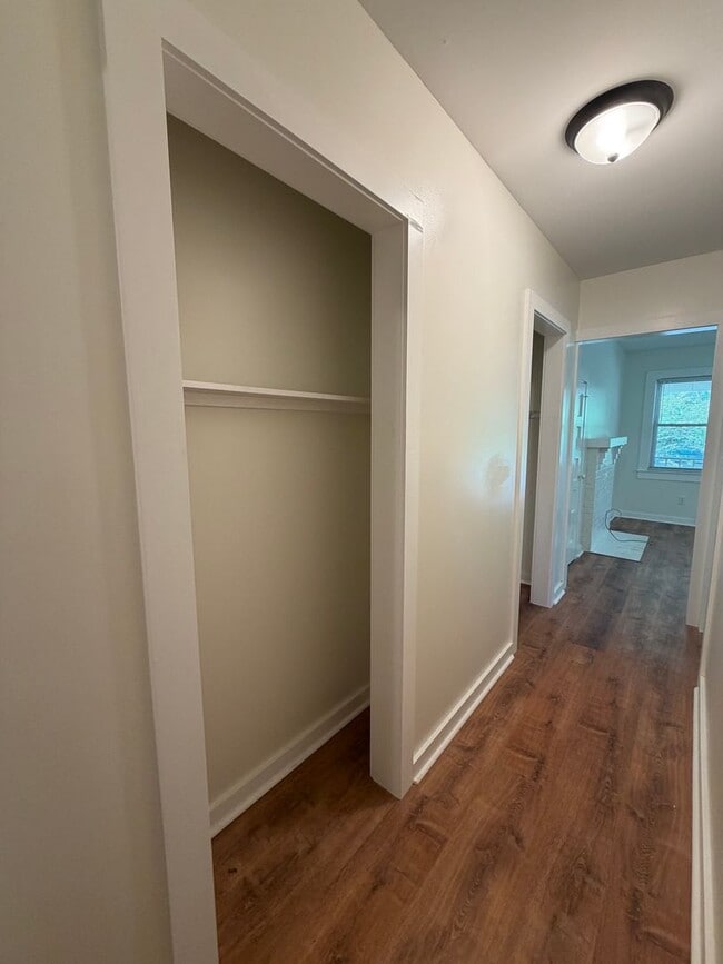 Building Photo - Swannanoa - Newly Renovated Beacon Village Cottage