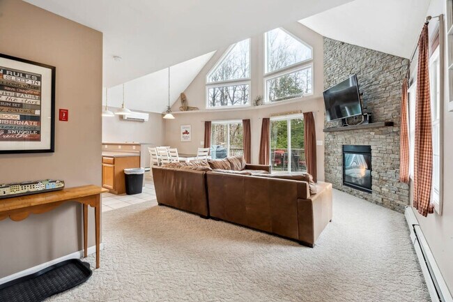 Building Photo - 291 Ash St