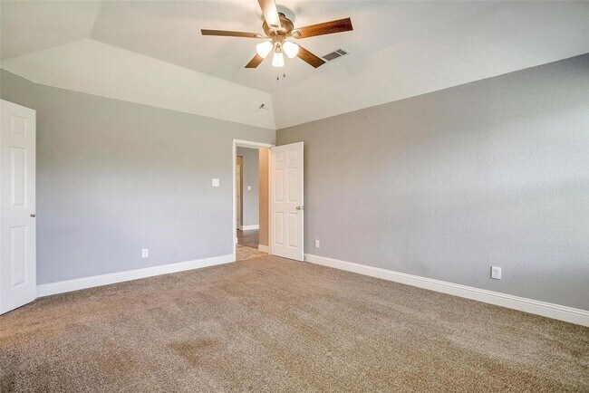 Building Photo - 578 Tanglewood Dr