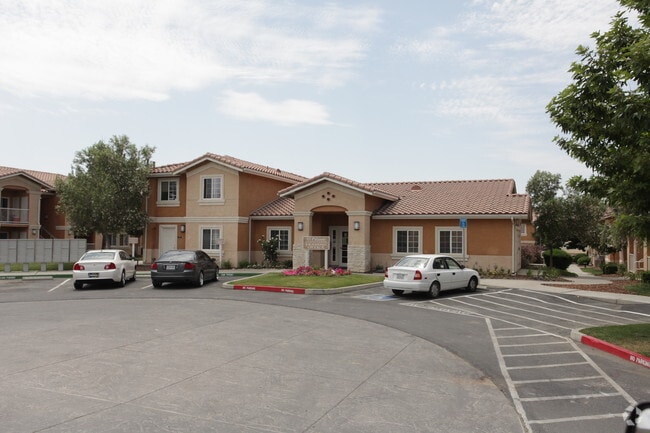 Building Photo - El Palmar Apartments
