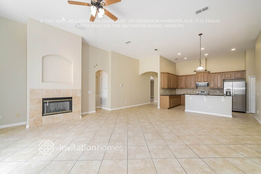 Building Photo - 11530 Vicolo Loop