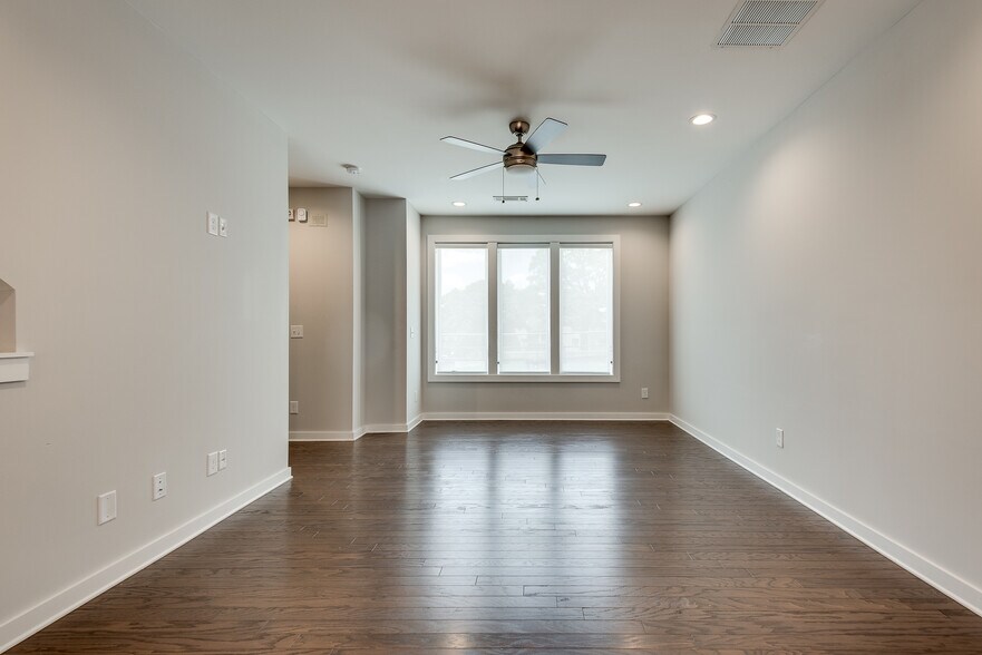Building Photo - 415 Gartrell St SE