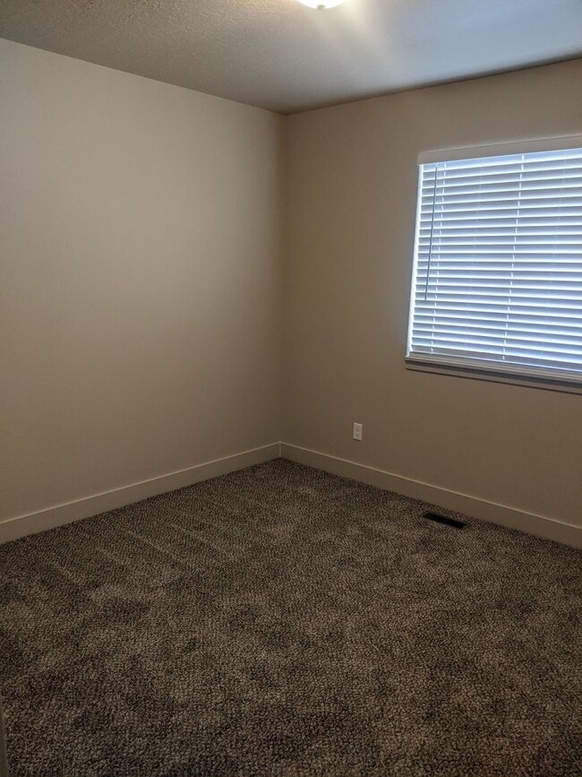 Building Photo - 966 Georgia Drive Unit 10