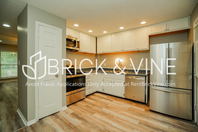 Building Photo - 170 Penick Ave