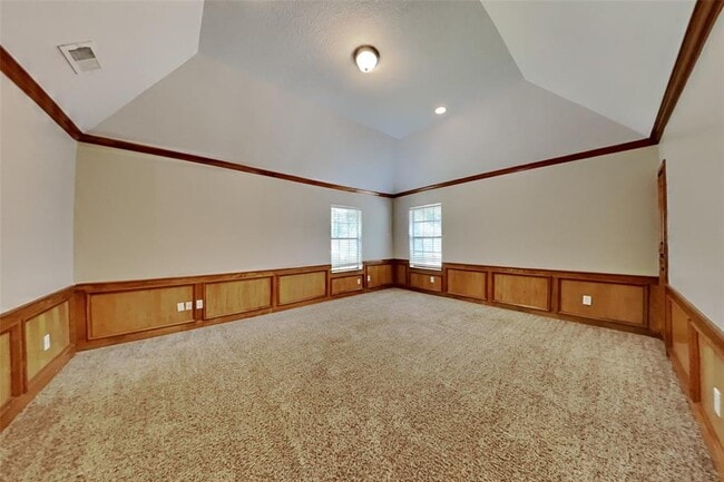 Building Photo - 5207 Maple Terrace Dr