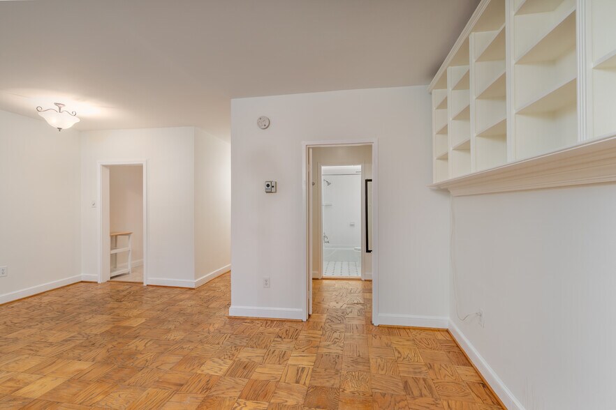 Building Photo - 2755 Ordway St NW
