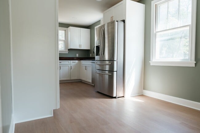 Building Photo - 332 Guilford St