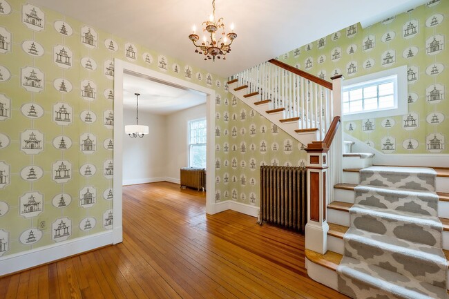 Building Photo - Classic Chevy Chase Charm in NW DC Availab...