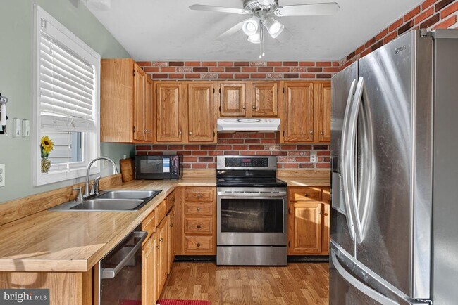 Building Photo - 134 Ashley Dr