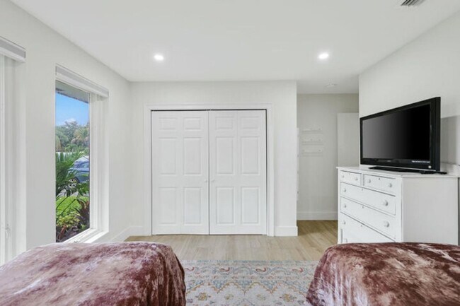 Building Photo - 486 NW 1st St