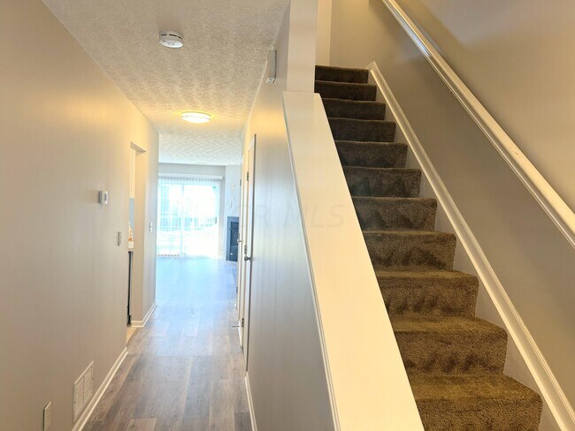 Building Photo - 6820 Axtel Dr