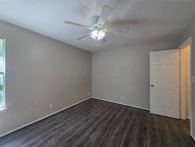Building Photo - 2200 Katy Ln