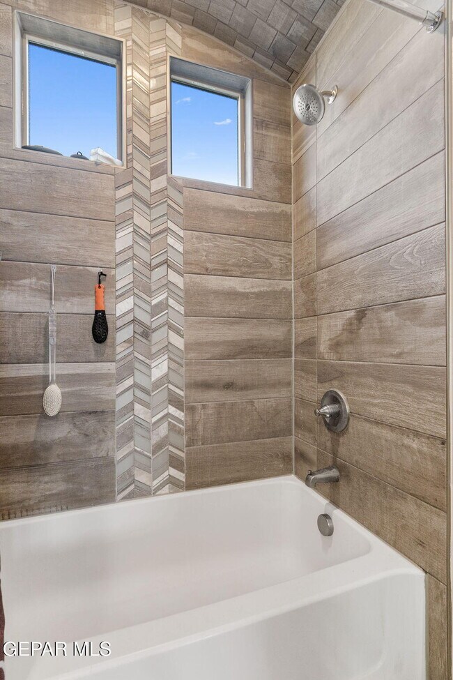 Building Photo - 883 Crystal Rook Dr