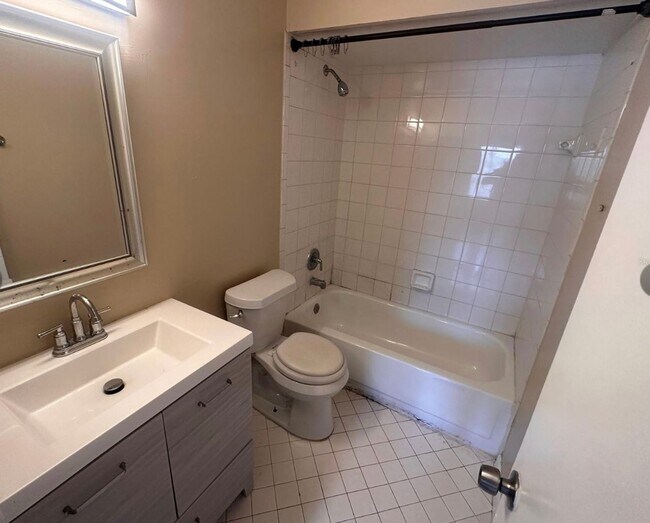 Building Photo - 5213 Via Hacienda Cir