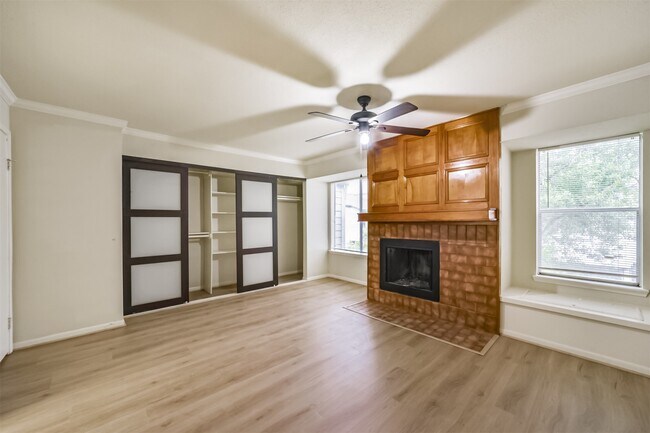 Building Photo - 5917 Fairdale Ln
