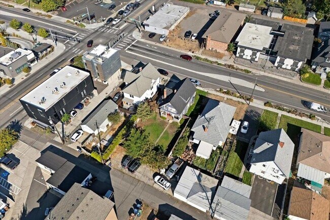 Building Photo - **Coming Soon** 5 Bedroom House Near Gonzaga