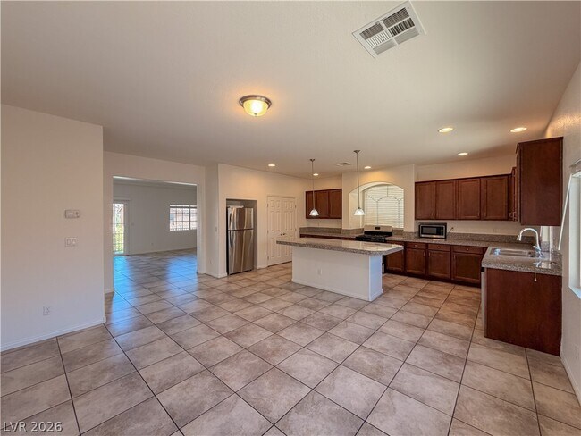 Building Photo - 6817 Cavatina Ave