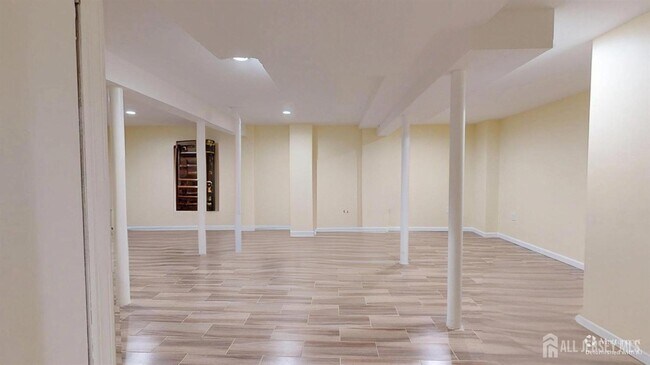 Building Photo - 157 Willowbrook Dr