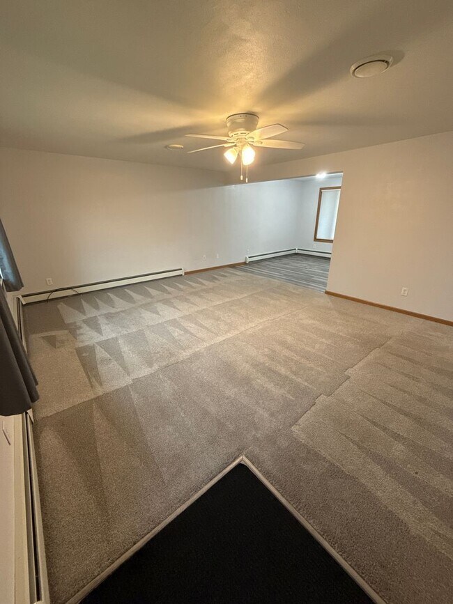 Building Photo - 1021 5th Ave SW