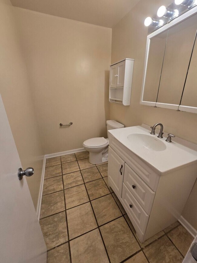 Building Photo - 3334 Michigan St