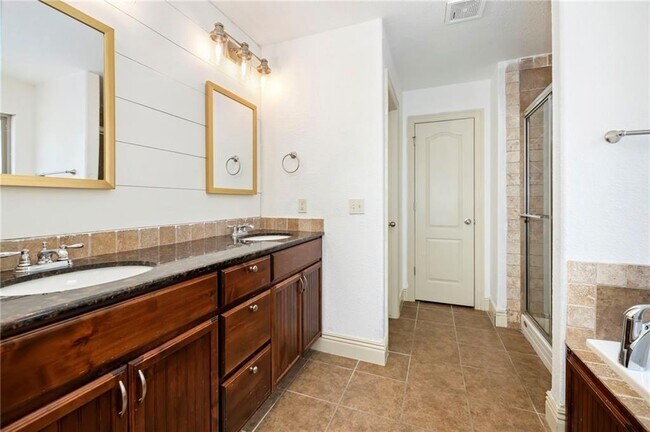 Building Photo - 2958 N Cassius Ln