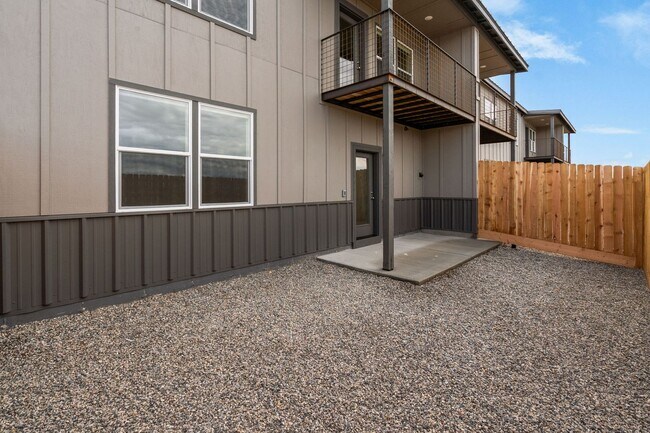 Building Photo - New Modern Construction Work Live