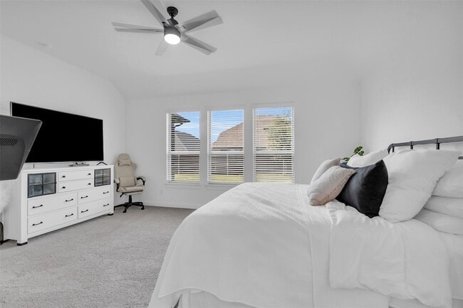 Building Photo - 2428 Mankato Dr