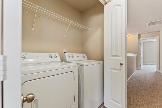 Building Photo - 9824 W Rosecroft Ct