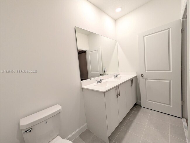 Building Photo - 1172 NW 1st Ter