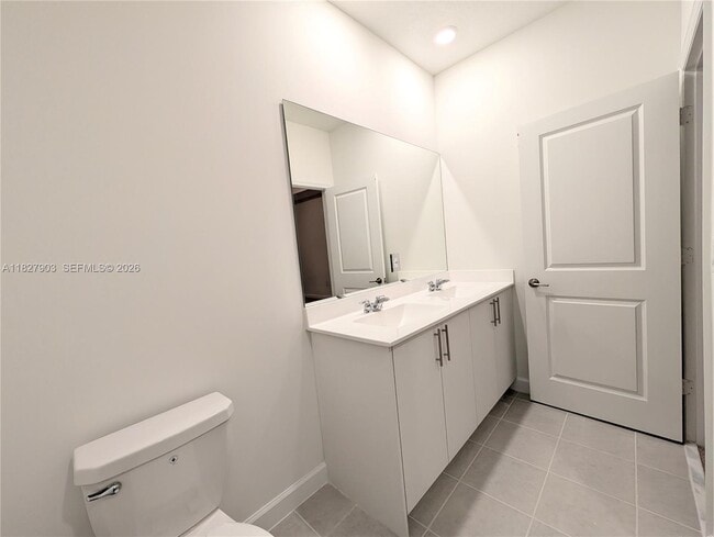 Building Photo - 1172 SE 1st Ave