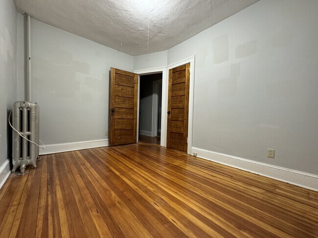 Building Photo - 18 Burgoyne St