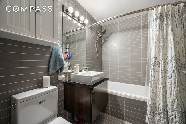 Building Photo - 150 Myrtle Ave