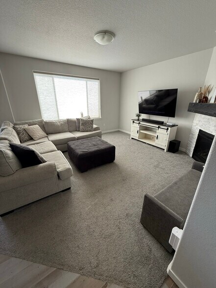 Building Photo - 6880 Cattails Dr