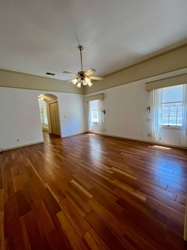 Building Photo - San Gabriel