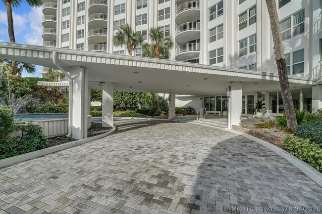 Building Photo - 2295 S Ocean Blvd