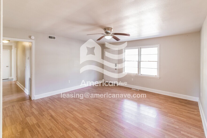 Building Photo - 514 Warren St