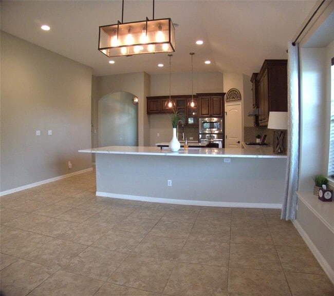 Primary Photo - 14400 Senia Bend