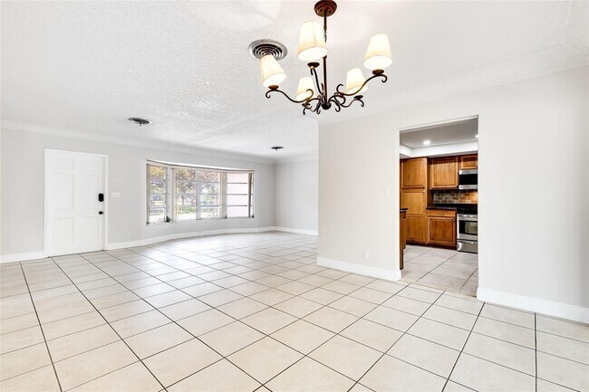 Building Photo - 3460 NE 28th Ave