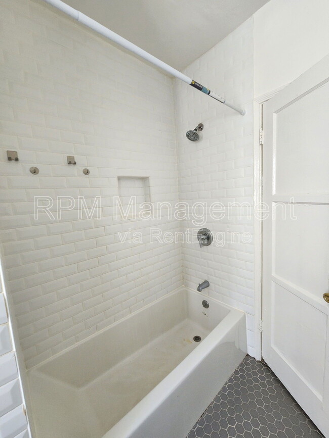 Building Photo - 1781 N Orchid Ave