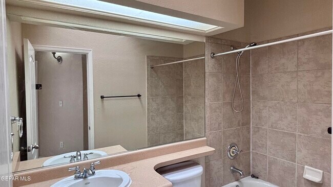 Building Photo - 3537 Tierra Vergel Dr